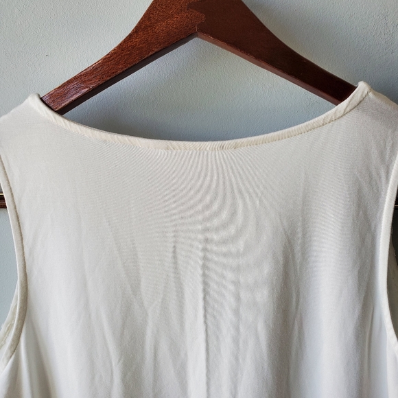 White Sleeveless V-Neck Polkadot Tunic Size Medium - Picture 10 of 15